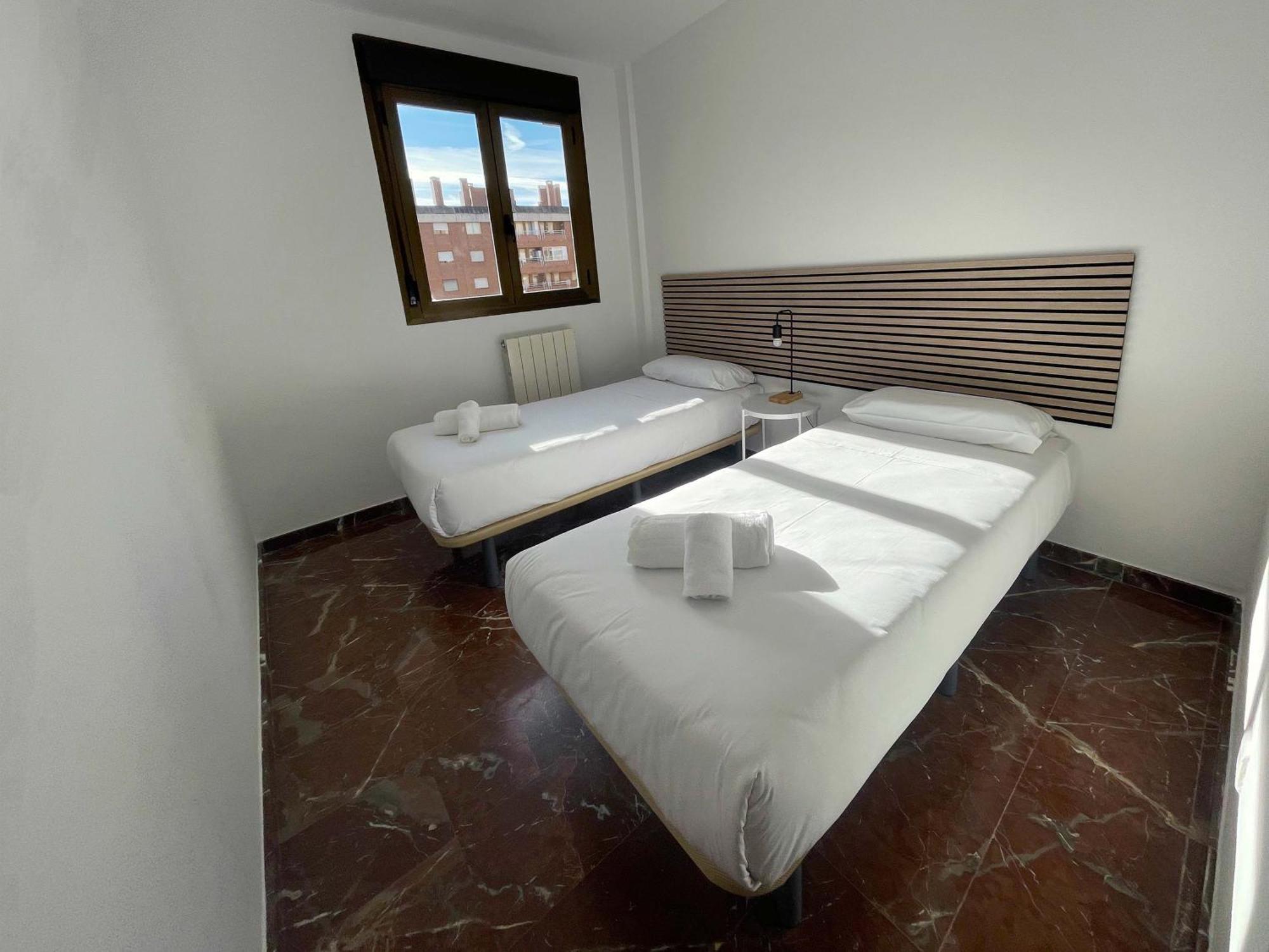 Apartamentos El Pilar Suites 3000 Saragosse Extérieur photo